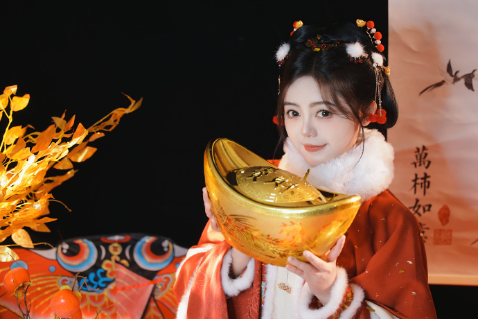 赖成谕 头像配图